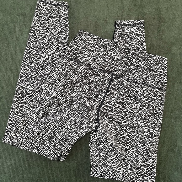 Varley Leopard Cheetah Animal Print - Luna Legging - High Rise 7/8 - Size Small - Picture 5 of 8